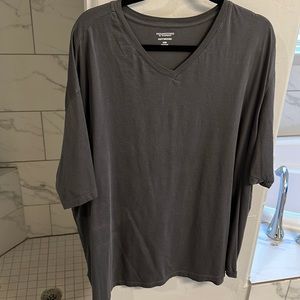 Men’s v-neck T-shirt